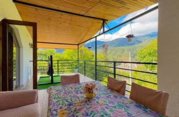 Apartment for rent with a balcony with a panoramic view of the mountain