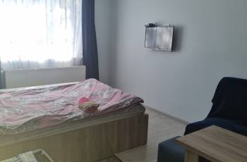 ქირავდება სტუდიოს ტიპის იზოლირებული ბინა