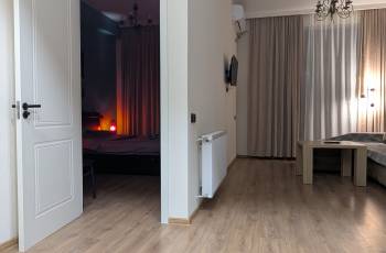 Квартира на Цинцадзе посуточно и почасово.