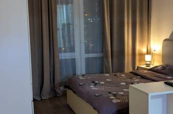 Квартира на Цинцадзе посуточно и почасово.