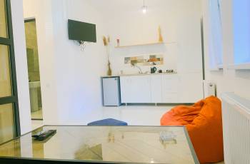 კიკვიძის პარკთან