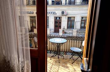 Apartment in the center near the square/Coton