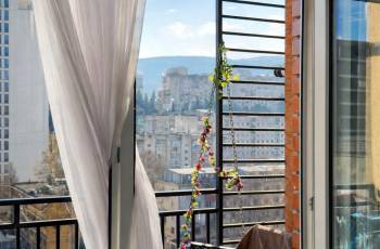 "Ninth" with private parking!