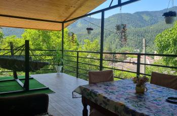 Apartment for rent with a balcony with a panoramic view of the mountain