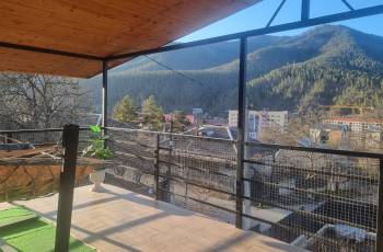 Apartment for rent with a balcony with a panoramic view of the mountain