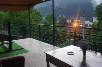 ქირავდება აივნიანი ბინა მთის პანორამული ხედით