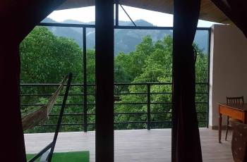 Apartment for rent with a balcony with a panoramic view of the mountain