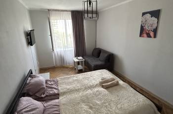 ქირავდება დღიურად და საათობრივად