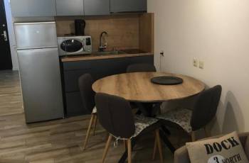 მაგნოლიაში პირველ ზოლში დიდი სტუდია