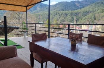 Apartment for rent with a balcony with a panoramic view of the mountain