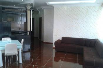 5 სართულზე ქირავდება დღიურად 3 ოთახიანი ბინა