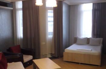 A one-room apartment on the 6th floor is for daily rent