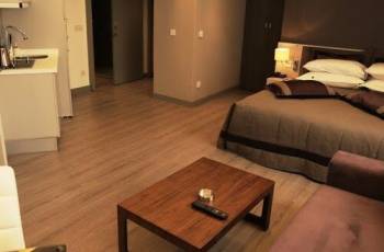 9th floor rent daily studio apartment