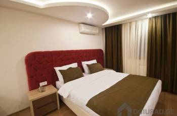 16 სართულზე ქირავდება დღიურად 3 ოთახიანი ბინა