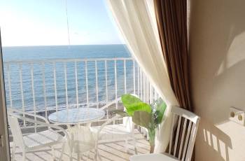 Apartment with sea view in the first strip