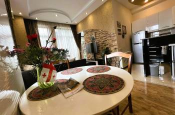 Apartment near the Metro Freedom Square