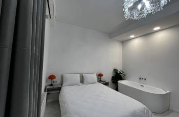Rent with a flat jacuzzi