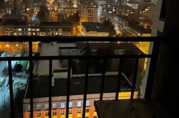 2 bedroom 100 GEL with Metro Delhi