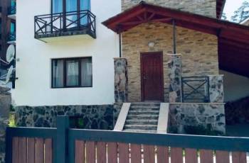 ბაკურიანში ქირავდება კოტეჯი 14 პერსონაზე