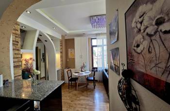 Apartment near the Metro Freedom Square
